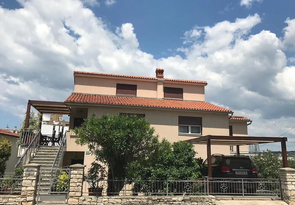 Apartment Jardin Pula