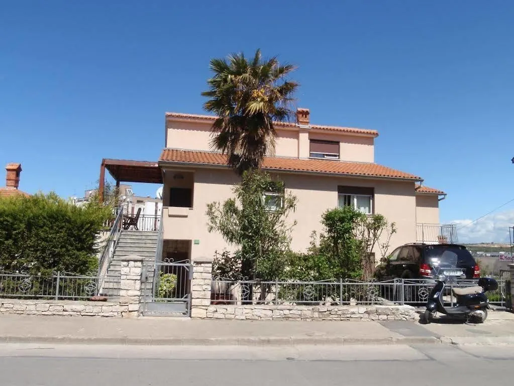 Apartment Jardin Pula